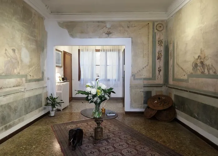 The Palace 5613 بيت ضيافة البندقية