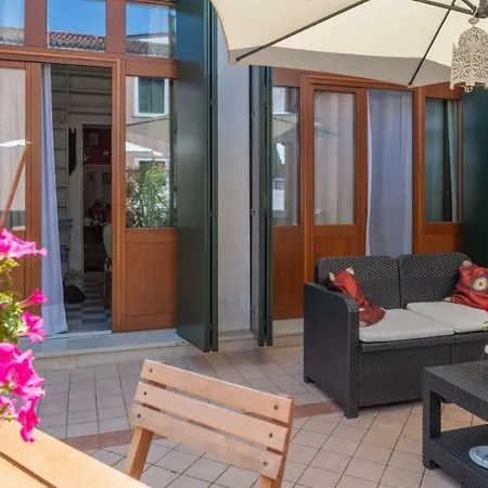 The Palace 5613 Pensjonat