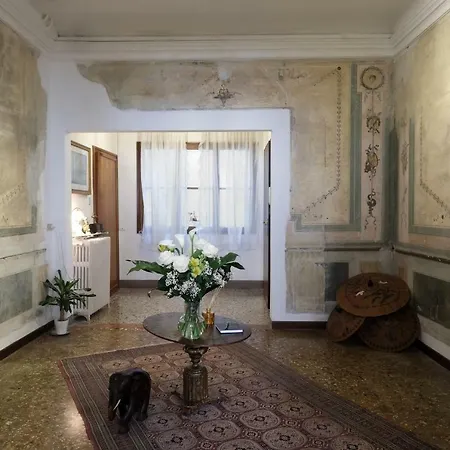 The Palace 5613 Гостевой дом Венеция